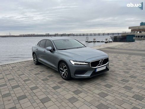 Volvo S60 2019 - фото 2