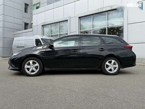 Toyota Auris 2018 - фото 4