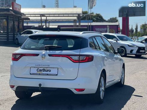 Renault Megane 2017 - фото 11