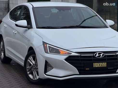 Hyundai Elantra 2019 - фото 12
