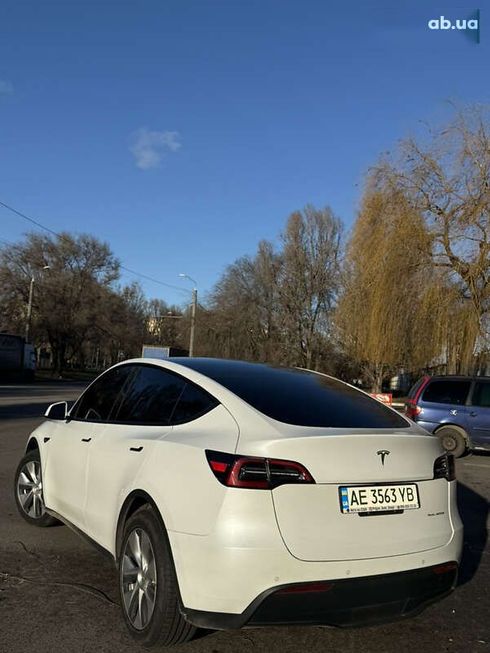 Tesla Model Y 2021 - фото 11