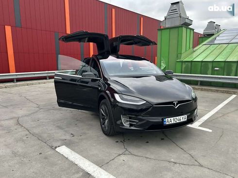 Tesla Model X 2018 - фото 8