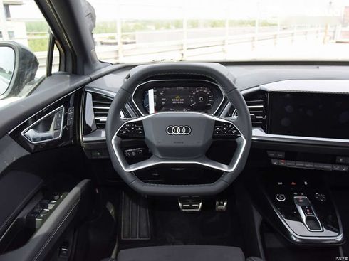 Audi E-Tron 2024 - фото 9