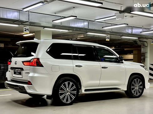 Lexus LX 2019 - фото 16