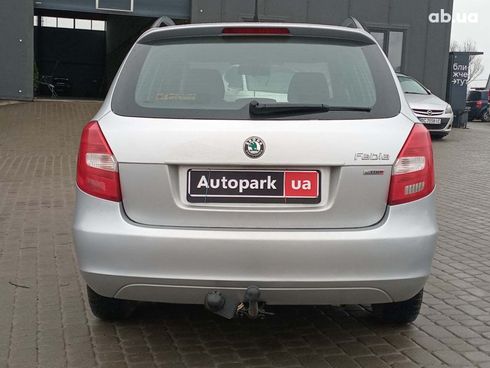 Skoda Fabia 2011 серый - фото 5