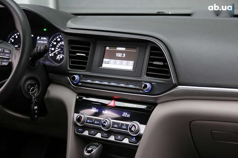 Hyundai Elantra 2019 - фото 16