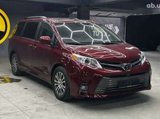 Купити Toyota бу в Чернівцях - купити на Автобазарі