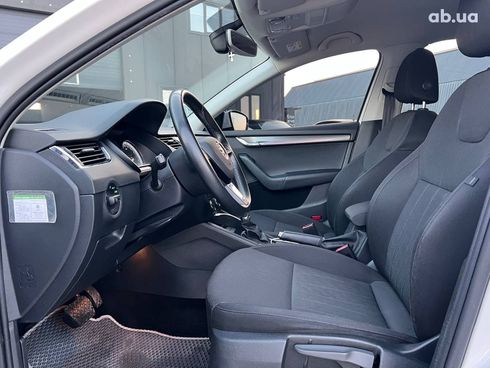 Skoda octavia a7 2018 белый - фото 19
