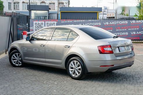Skoda Octavia 2017 - фото 7