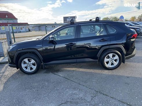 Toyota RAV4 2021 - фото 11