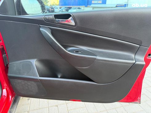 Volkswagen passat b6 2007 красный - фото 16