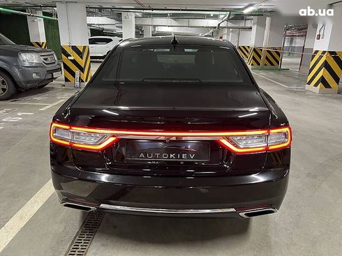 Lincoln Continental 2018 - фото 10
