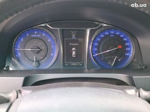 Toyota Camry 2017 черный - фото 17
