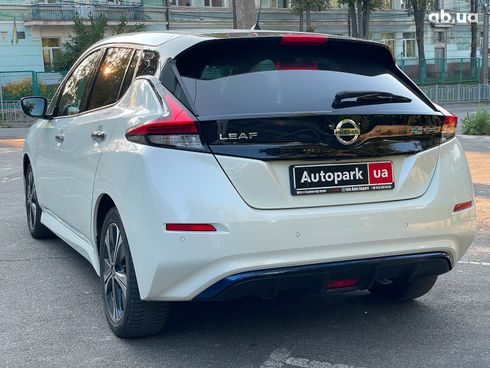 Nissan Leaf 2020 белый - фото 12