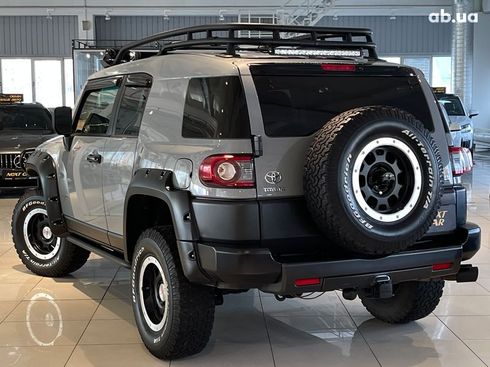 Toyota FJ Cruiser 2013 - фото 4