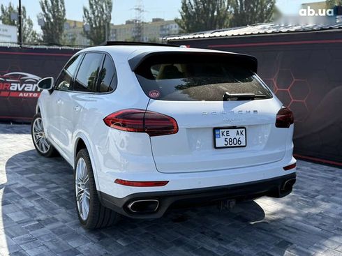 Porsche Cayenne 2016 - фото 13