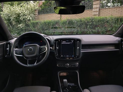 Volvo C40 2022 серый - фото 23
