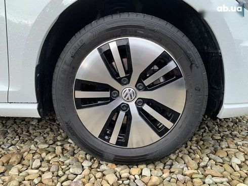 Volkswagen e-Golf 2020 - фото 12