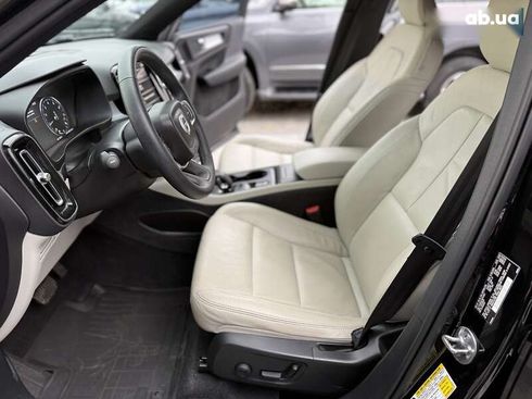 Volvo XC40 2022 - фото 17