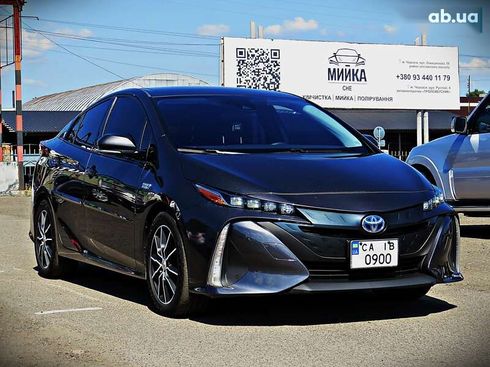 Toyota Prius 2017 - фото 2