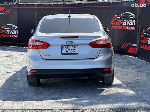 Ford Focus 2012 - фото 10
