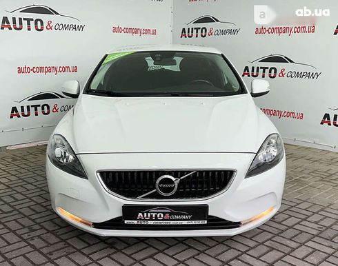 Volvo V40 2018 - фото 2