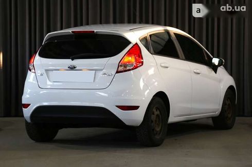 Ford Fiesta 2015 - фото 7