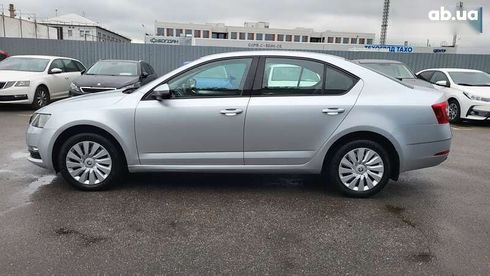 Skoda Octavia 2019 - фото 21