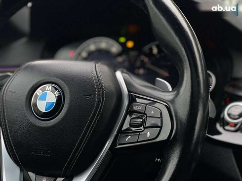 BMW 5 серия 2017 - фото 14
