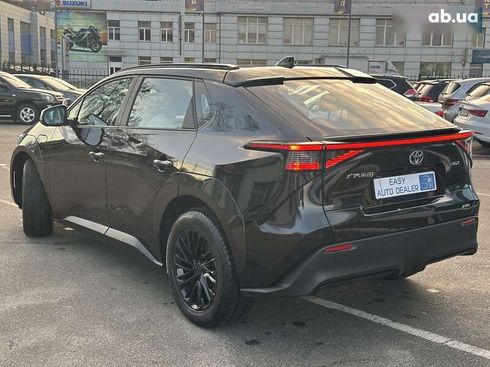 Toyota bZ 2022 - фото 7