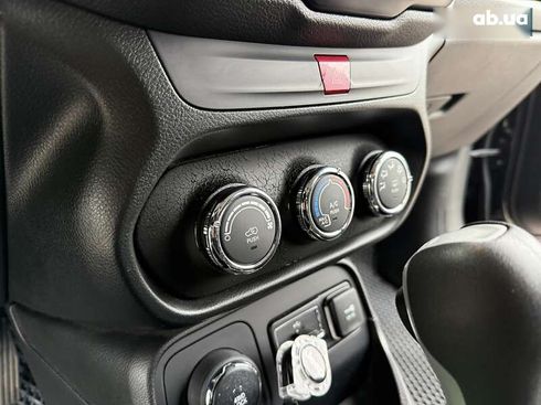 Jeep Renegade 2016 - фото 25