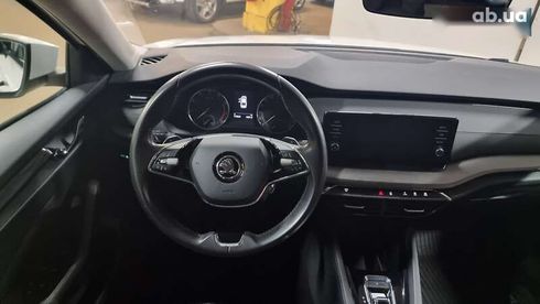 Skoda Octavia 2021 - фото 9