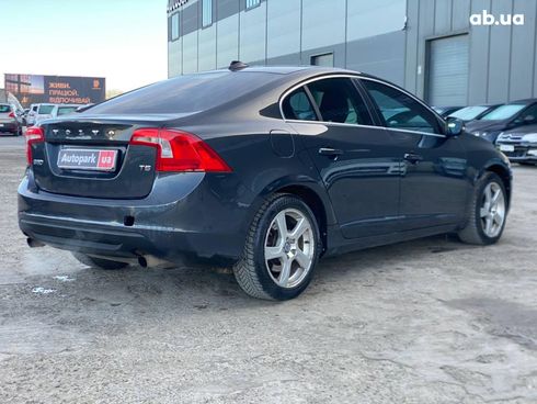 Volvo S60 2011 серый - фото 3