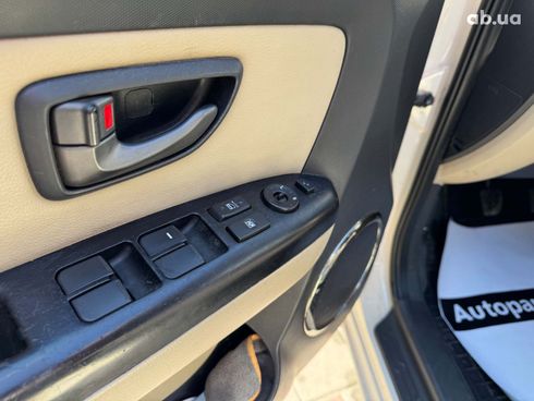 Kia Soul 2010 бежевый - фото 13