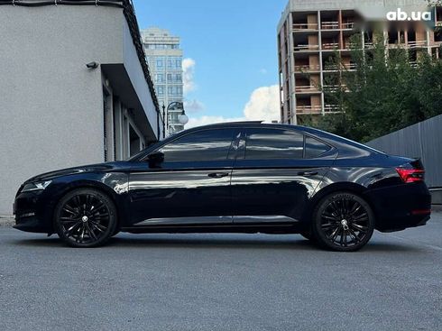 Skoda Superb 2020 - фото 23