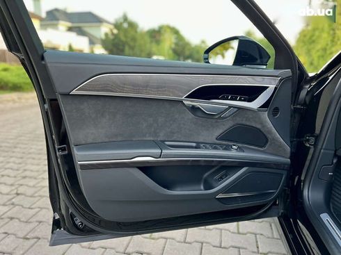 Audi A8 2020 - фото 30
