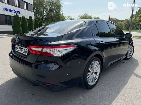 Toyota Camry 2020 - фото 8