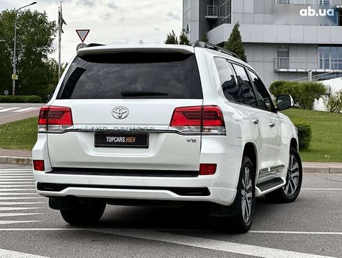 Toyota Land Cruiser 2017 - фото 15