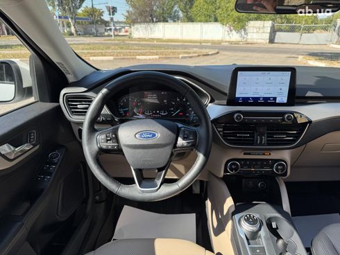 Ford Escape 2021 белый - фото 18