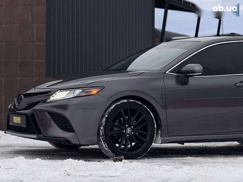 Toyota Camry 2022 - фото 13