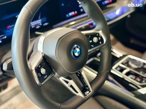 BMW i7 2023 - фото 23