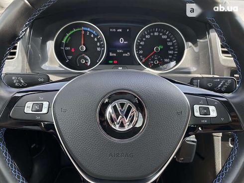 Volkswagen e-Golf 2020 - фото 26