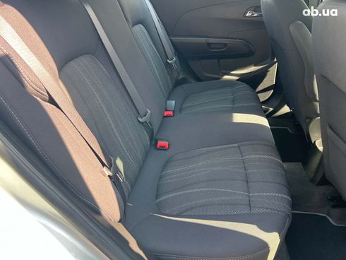 Chevrolet Sonic 2019 серый - фото 17