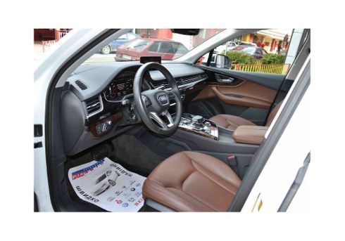 Audi Q7 2017 - фото 17