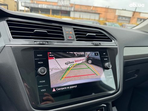 Volkswagen Tiguan 2019 серый - фото 28