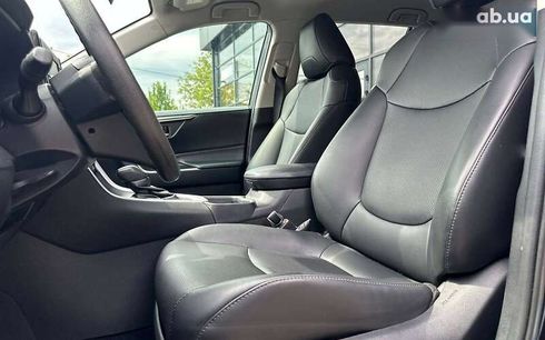 Toyota RAV4 2020 - фото 10