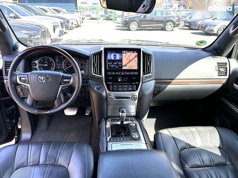 Toyota Land Cruiser 2019 - фото 26