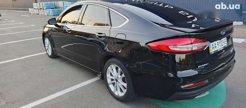 Ford Fusion 2020 - фото 17