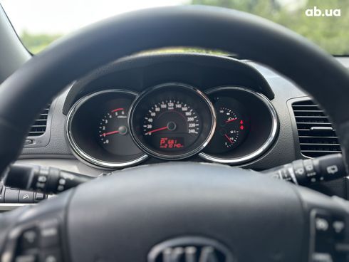 Kia Sorento 2012 серебристый - фото 8