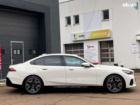 BMW i5 2024 - фото 11